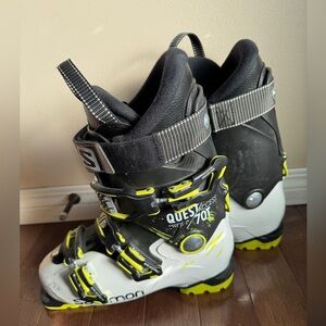 Salomon Quest Access 70T 25/25.5, 298mm Ski Boots